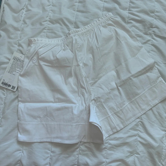 🆕🤍 Lululemon Cotton Blend Poplin High Rise Shorts - White - Picture 7 of 9